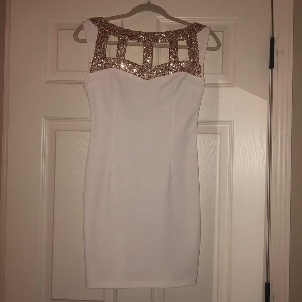 White and gold dress - Picture 2 of 3